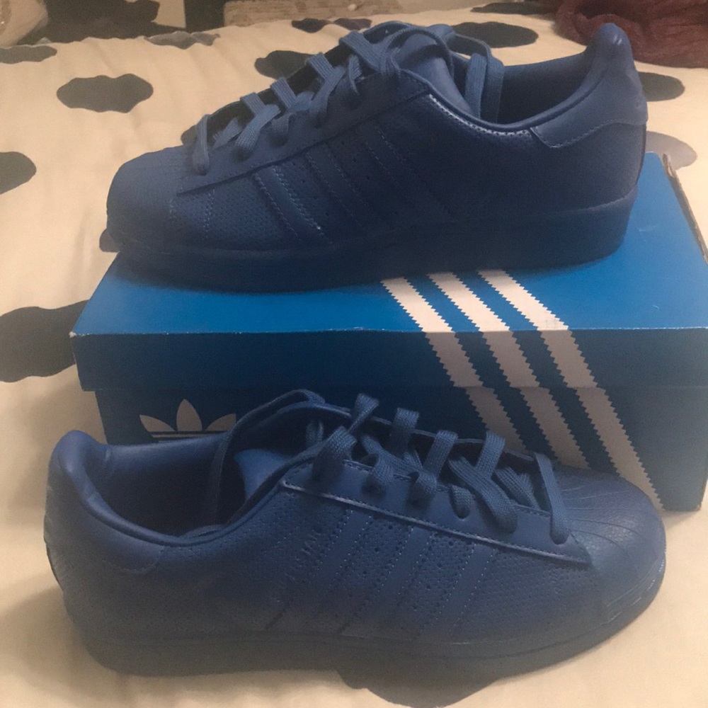 Blue Adidas Superstar Adicolor 7 Women, 5 1/2 Men